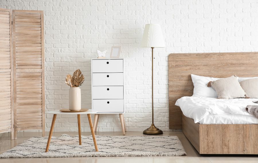 Astuces déco anti-anxiété » 5 Astuces Déco Anti-Anxiété Pour Transformer Votre Espace en 2025 Intérieur aux couleurs douces et apaisantes, montrant l'impact des couleurs sur la réduction de l'anxiété
